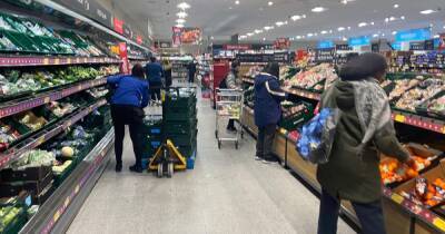 This popular supermarket is selling Christmas essentials at HUGE discount this Xmas Eve - www.manchestereveningnews.co.uk