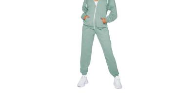 This Comfy Sweatsuit Will Be Your New Travel Uniform - www.usmagazine.com