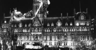 Snow on Deansgate and the town hall's first Santa: What Christmas in Manchester city centre looked like back in the 70s and 80s - www.manchestereveningnews.co.uk - Manchester - Santa