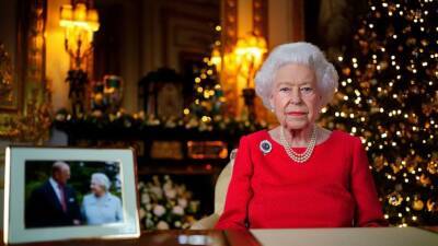 Queen recalls 'familiar laugh missing' in Christmas speech - abcnews.go.com