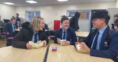 The school giving pupils a free breakfast as head goes all out to 'poverty proof' academy - www.manchestereveningnews.co.uk