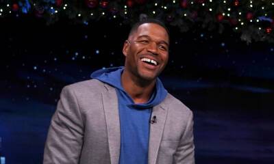 Michael Strahan - Merry Christmas - Christmas - Michael Strahan shares the best-ever family snap - fans say the same thing - hellomagazine.com - USA