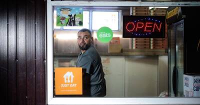 Takeaway owner gutted after £2,000 in Just Eat payments disappear from account - www.manchestereveningnews.co.uk