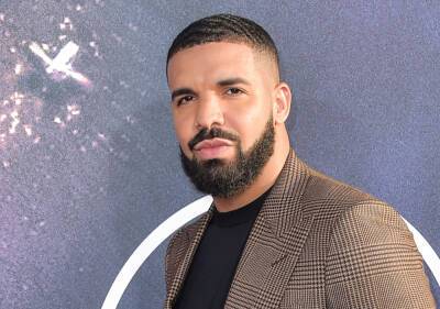 Drake Drove Around The Streets Of Toronto Handing Out Stacks Of Cash On Christmas - etcanada.com