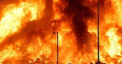 Dozens of firefighters scrambled after major blaze breaks out at Belfast docks - www.dailyrecord.co.uk - Ireland - Beyond