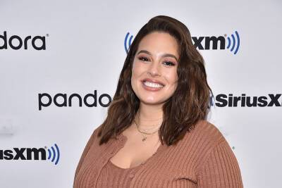 Ashley Graham Poses Nude To Show Off Her ‘Tree Of Life’ Stretch Marks While Pregnant With Twins - etcanada.com
