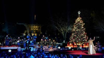 Biden helps light National Christmas Tree near White House - abcnews.go.com - USA