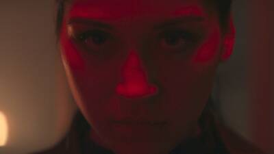 Clint Barton - Maya Lopez - 'Hawkeye' Directors on Alaqua Cox's Debut as Echo and Filming ASL Scenes (Exclusive) - etonline.com