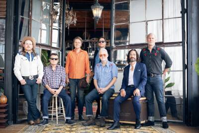 Blue Rodeo Debuts ‘Many A Mile’: First New Album In Five Years - etcanada.com