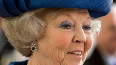 Former Dutch queen Beatrix tests positive for coronavirus - abcnews.go.com - Netherlands