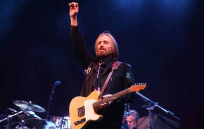 Tom Petty to receive posthumous music PhD from Florida university - www.nme.com - Florida