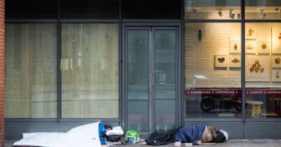 Andy Burnham wants to fund 1,000 emergency beds for rough sleepers this Christmas - www.manchestereveningnews.co.uk - Manchester