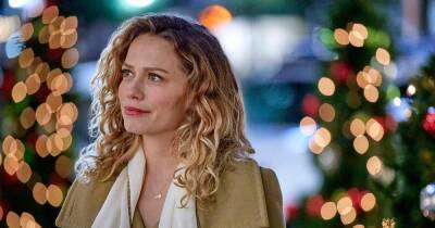 ‘Tis the Season! All the Christmas Movies Starring ‘One Tree Hill’ Alumni: A Complete Guide - www.usmagazine.com - Chad - county Murray