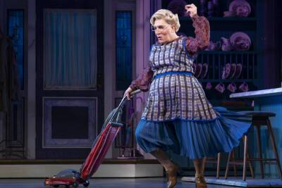 ‘Mrs. Doubtfire’ review: Bringing the movie to Broadway was a huge mistake - nypost.com