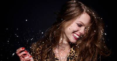 TikTokers mesmerised by £2 glitter spray that transforms dull hair into twinkly tresses - www.ok.co.uk