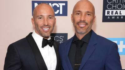 Jason Oppenheim - Brett and Jason Oppenheim From Selling Sunset Say They're ‘Romantically Perfect’ - glamour.com