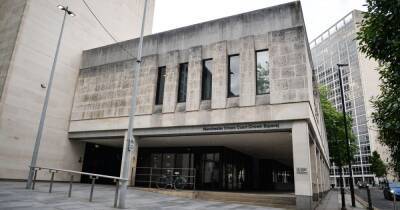 Wife of delivery driver could have faced prison after he twice gave her name when stopped by police - www.manchestereveningnews.co.uk