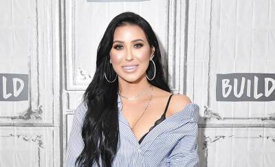 Jaclyn Hill Is Stepping Back From YouTube Because She’s ‘In A Bad Head Space’ - etcanada.com