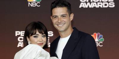 Sarah Hyland Shows Off Chic New Hairstyle at People's Choice Awards 2021 With Wells Adams - www.justjared.com - Santa Monica - county Wells