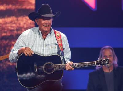 George Strait Celebrates 50th Anniversary By Serenading Wife Norma With ‘I Cross My Heart’ - etcanada.com - Mexico - Las Vegas