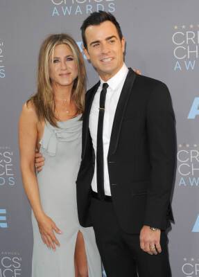 Jennifer Aniston Reunites With Ex Justin Theroux For ‘Facts Of Life’ Taping In Sweet Shot - etcanada.com - city Sandwich