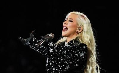Christina Aguilera - Christina Aguilera Rocks 2021 People’s Choice Awards With Medley Of Hits - etcanada.com