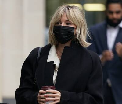 Sienna Miller Settles Phone Hacking Claims In News Group Newspapers Lawsuit, Flies Back To U.K. To Attend Hearing - etcanada.com - London