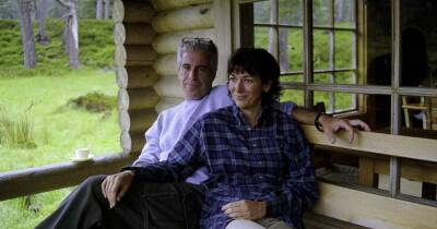 Photo emerges of Ghislaine Maxwell and Jeffrey Epstein at Queen's Balmoral log cabin - www.dailyrecord.co.uk - Beyond