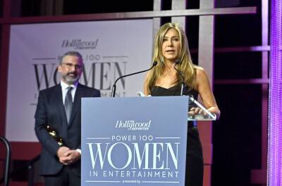 Jennifer Aniston Embraces Being Told She Is A ‘Late Bloomer’ In Inspirational Speech - etcanada.com - city Lansing