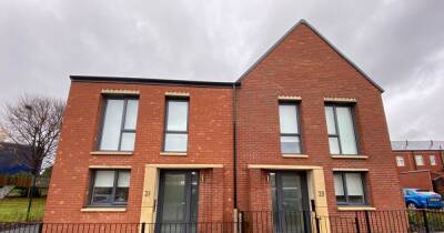UK’s first zero-carbon social homes finished in east Manchester - www.manchestereveningnews.co.uk - Britain - Manchester