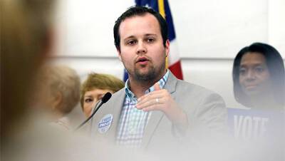Josh Duggar - Josh Duggar Facing 20 Years In Prison After He’s Found Guilty In Child Porn Case, Criminal Attorney Says - hollywoodlife.com - state Arkansas