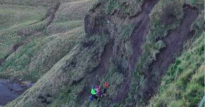 Scots kids stranded on treacherous cliff edge as emergency crews carry out daring rescue mission - www.dailyrecord.co.uk - Scotland