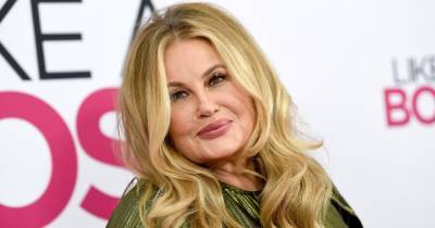 Jennifer Coolidge Says She Once Pretended to Have an Identical Twin So She Could Date 2 Men at Once - www.usmagazine.com - Hawaii