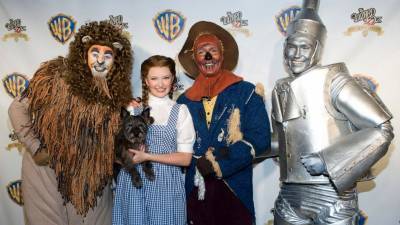 'Wizard of Oz' remake planned with 'Watchmen' director - abcnews.go.com - New York