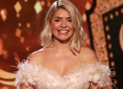 This Morning team leave Holly Willoughby in tears with birthday surprise - evoke.ie