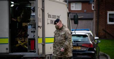 Bomb squad descend after 'hand grenade' discovered in residential street - www.manchestereveningnews.co.uk - Manchester