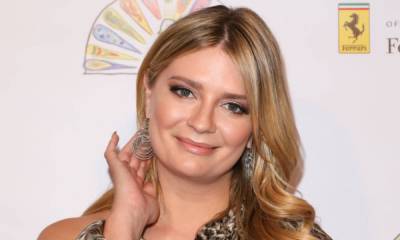 Mischa Barton shares bathtub selfie - and fans are all saying this - hellomagazine.com