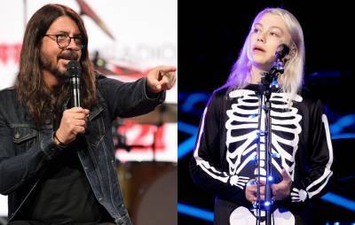Dave Grohl supports Pheobe Bridgers’ guitar-smashing stunt: “It feels fucking good to do it. - www.nme.com