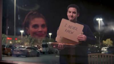 'Boy Meets World' Stars Ben Savage and Danielle Fishel Embrace Rom-Coms in Funny New Commercial - www.etonline.com