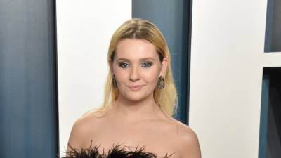 Abigail Breslin Is Asking for Prayers After Her Dad Is Hospitalized With COVID-19 - www.etonline.com