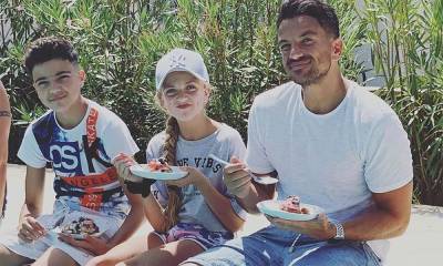 Peter Andre shows just how close his four children are in sweet video - hellomagazine.com