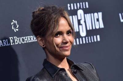 Halle Berry Says She Would ‘Walk Around Naked All The Time’ While She Was Pregnant: ‘I Felt Sexy Every Day’ - etcanada.com
