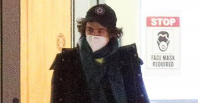 Timothee Chalamet Stays Safe in a Face Mask While Heading Out in Boston - www.justjared.com - state Massachusets