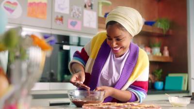 ‘Nadiya Bakes’ Lets ‘The Great British Baking Show’ Star Be a Smart, Refreshing Authority Figure: TV Review - variety.com - Britain