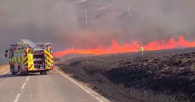 Wildfire on Isle of Skye 'almost traps' cars as flames rip through beauty spot - www.dailyrecord.co.uk
