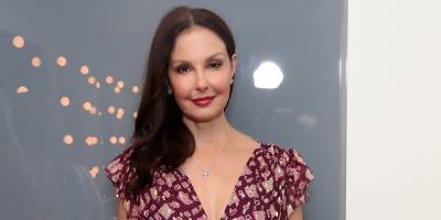 Ashley Judd Shatters Her Leg In Freak Accident During Her Trip To Africa - www.justjared.com - New York - Congo