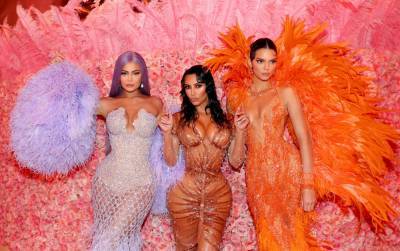Kim Kardashian Poses With Sisters Kendall And Kylie Jenner In Red Hot SKIMS Valentine’s Day Launch - etcanada.com