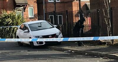 Horror on north Manchester street as blood-splattered garden gives grisly glimpse into early hours violence - www.manchestereveningnews.co.uk