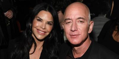 Jeff Bezos Enjoys Mexican Getaway With Girlfriend Lauren Sanchez After Announcing He Is Stepping Down as Amazon CEO - www.justjared.com - Mexico - city Sanchez - county Lucas