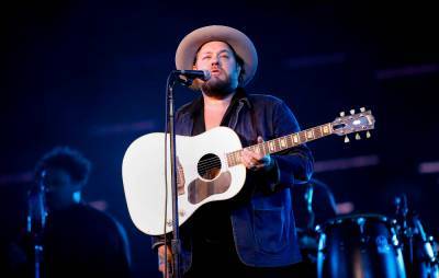 Watch Nathaniel Rateliff perform ‘Redemption’ on Saturday Night Live - www.nme.com